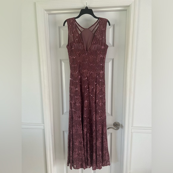 R&M Richards Sequined Lace Gown with Sheer Inserts in Dark Rose size 10 - Picture 6 of 11